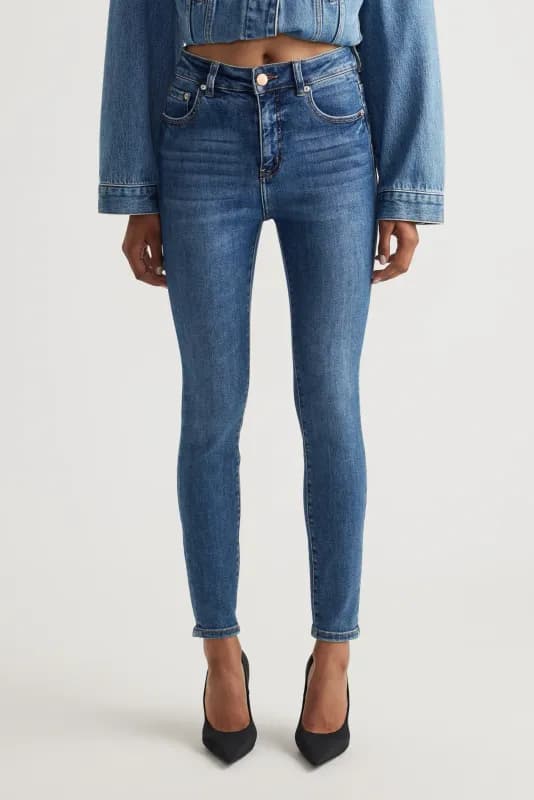 Evie High Rise Skinny Jean